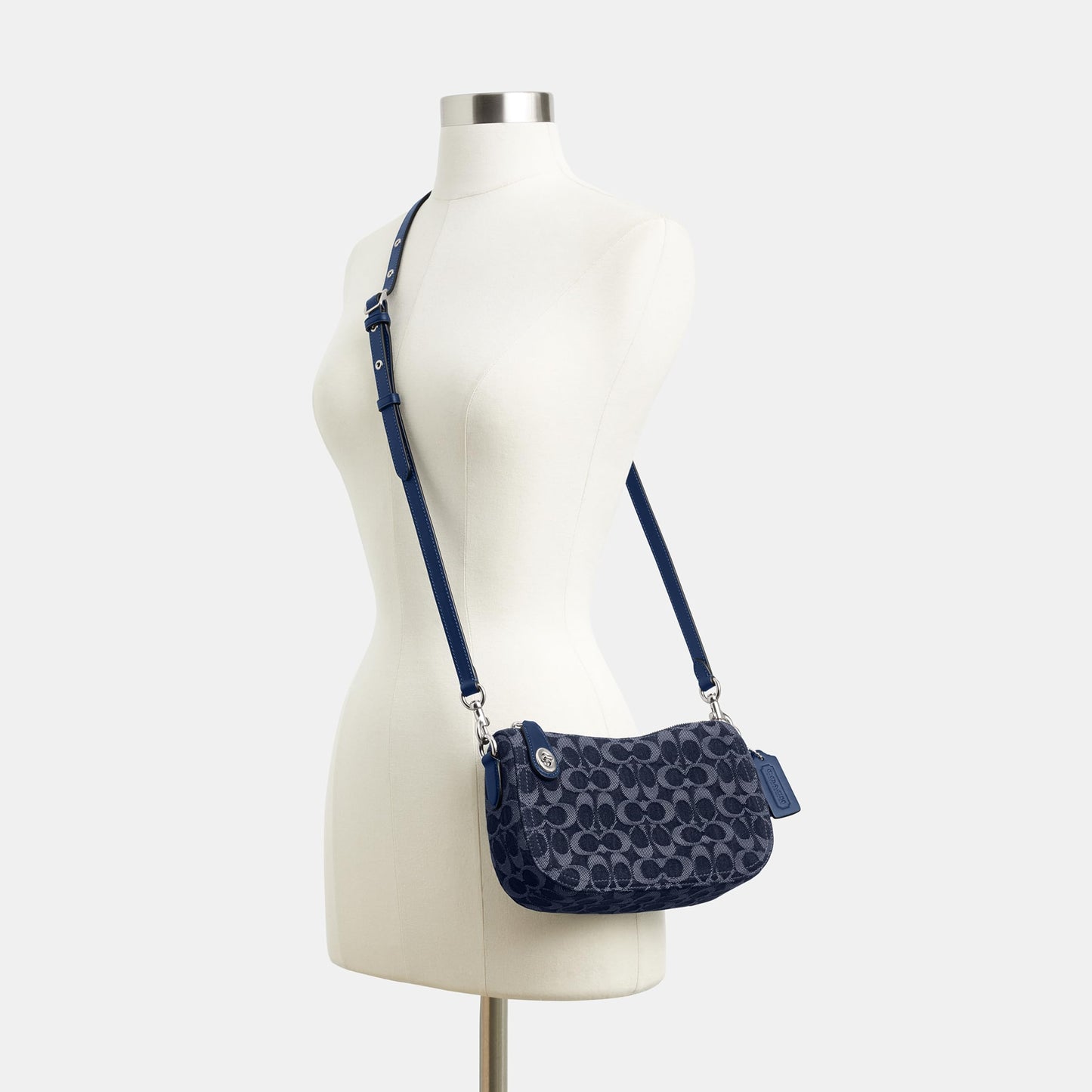 Coach Swinger Shoulder Bag in Signature Denim, LH/Deep Blue Multi