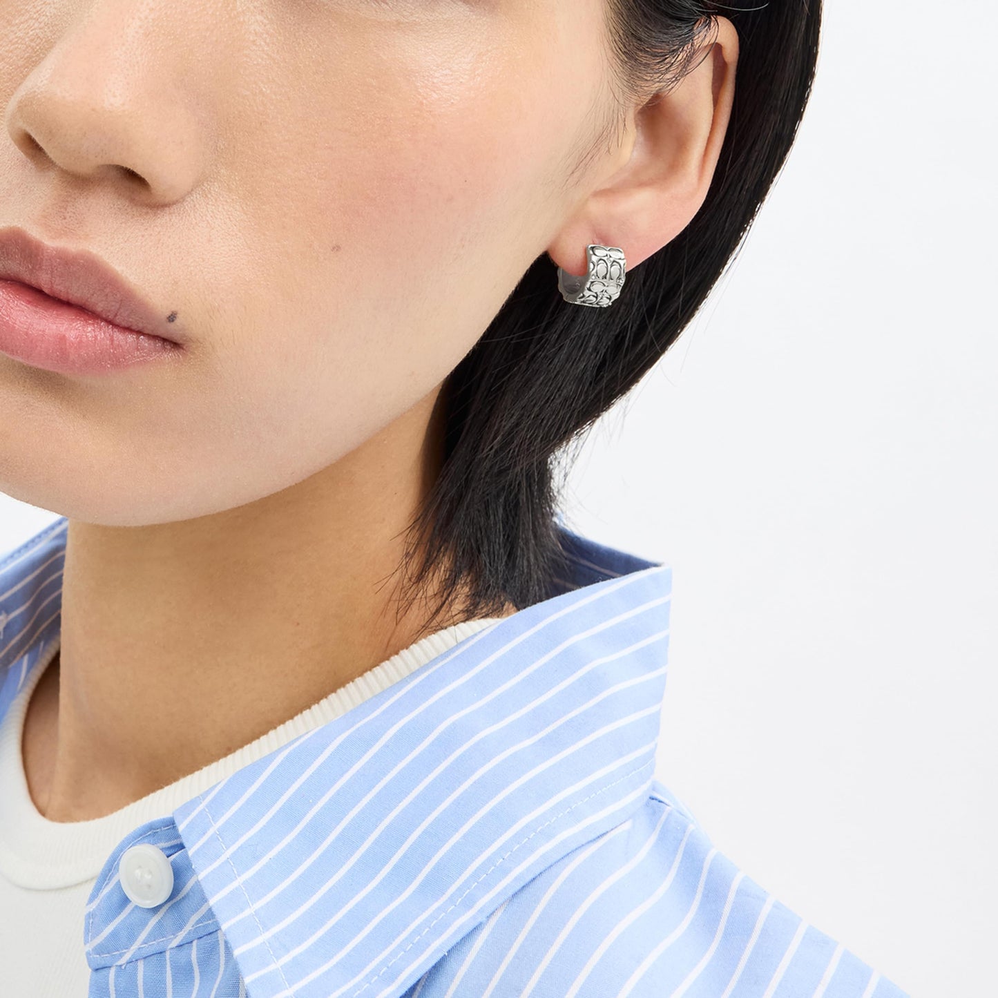 Coach Women's Signature Quilted Huggie Earrings, CRYSTAL/RHODIUM