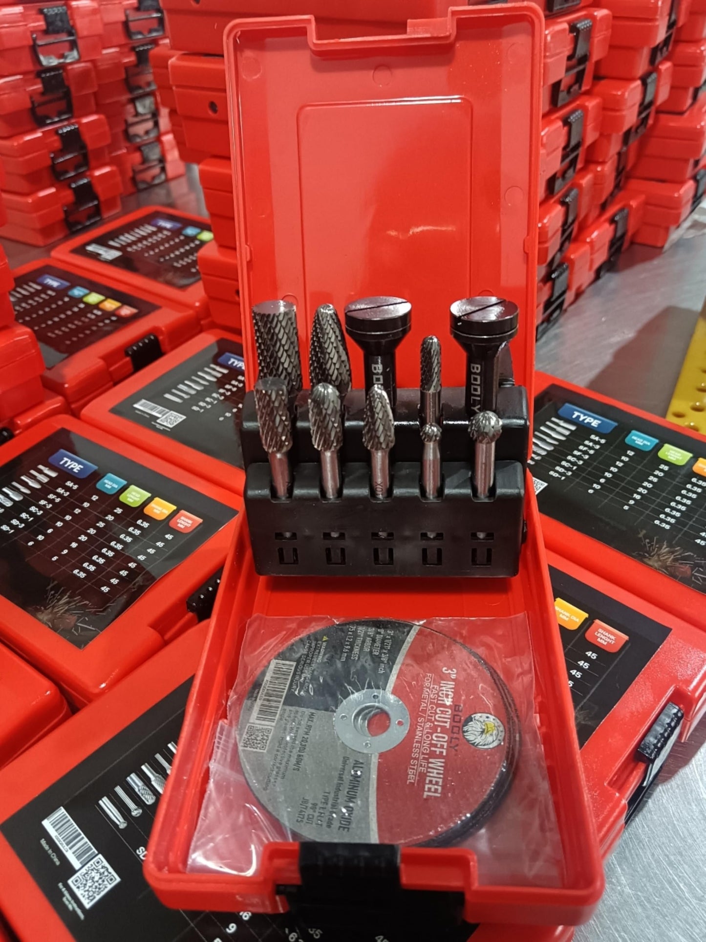 Premium-Grade Die Grinder Bits Carbide Burr Set 1/4 Shank 8-PC Double-Cut Rotary Burr Bits for Metal Fit Dewalt Milwaukee Die Grinders Accessories + Bonus Kit: 2-PC Mandrel & 4-PC 3-inch Cut Off Wheel